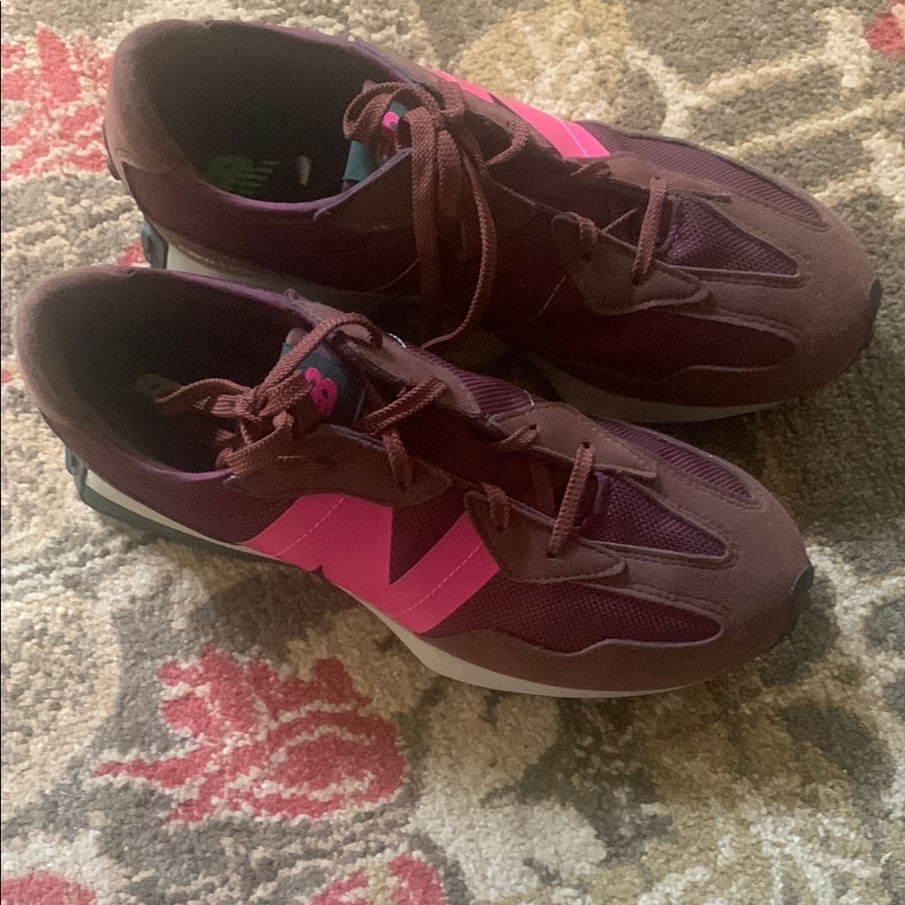 New Balance 327 Sneakers in Burgundy and Pink